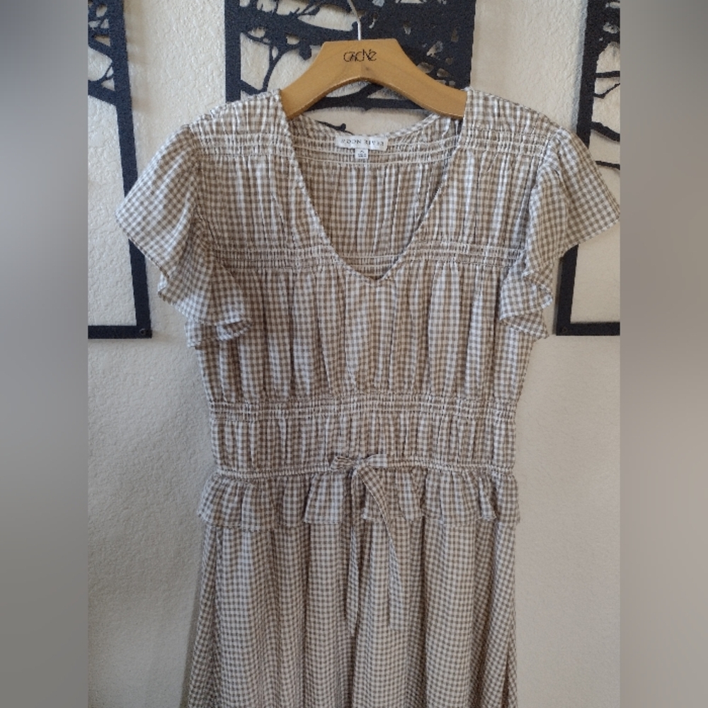 Moon River Tan and White Midi Dress Size M - Picture 2 of 8